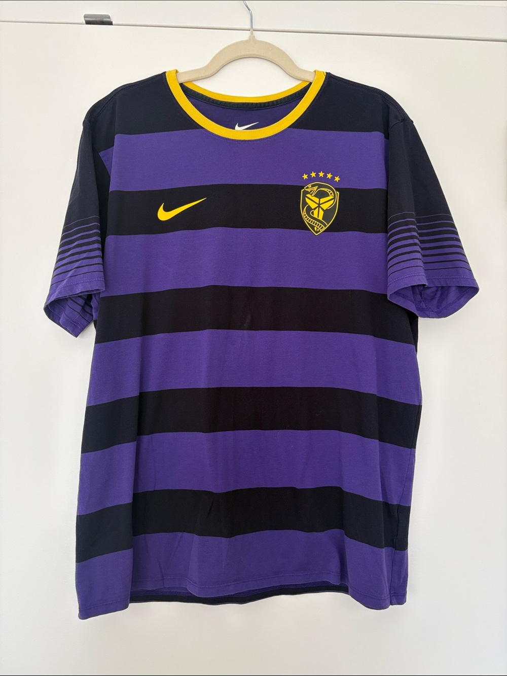 Nike Men’s Kobe Dri-Fit Purple & Black Striped T-Shirt Soccer Jersey